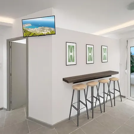 Rona Vista Sea View Modern Living